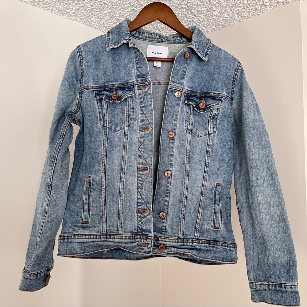 Medium wash Jean jacket